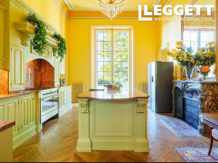 Image No.5-17 Bed Chateaux for sale