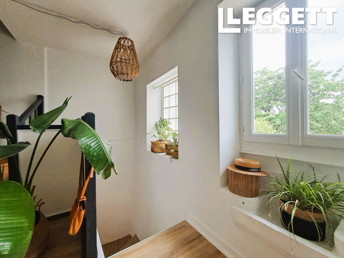 Image No.8-3 Bed House for sale
