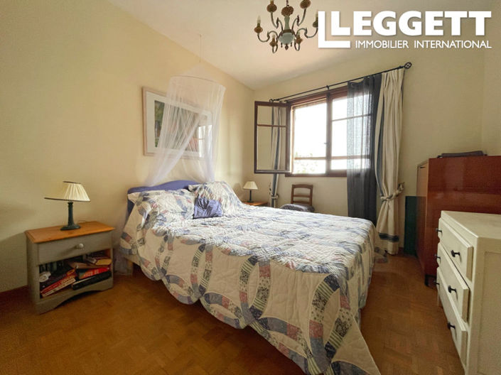 Image No.9-3 Bed House for sale