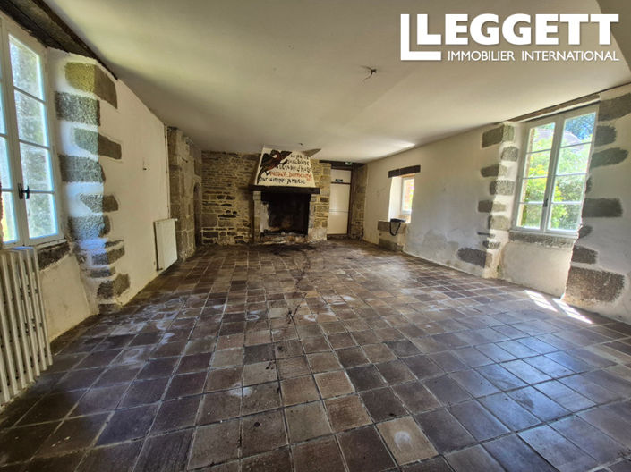 Image No.5-12 Bed House for sale