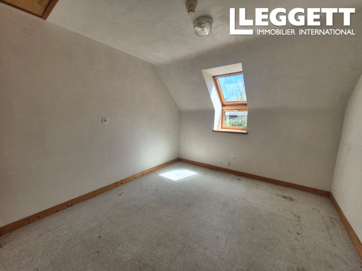 Image No.9-12 Bed House for sale
