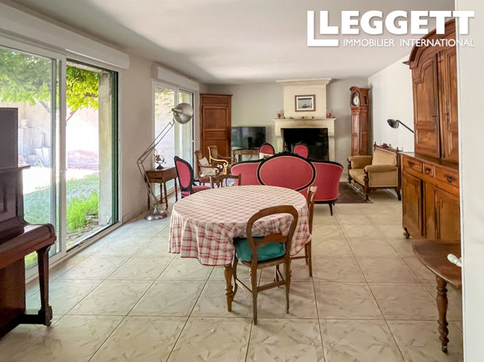 Image No.3-6 Bed House for sale