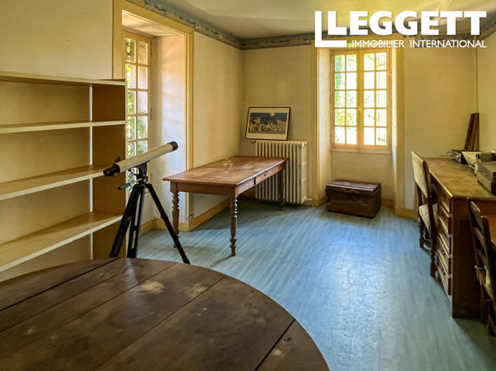 Image No.9-6 Bed House for sale