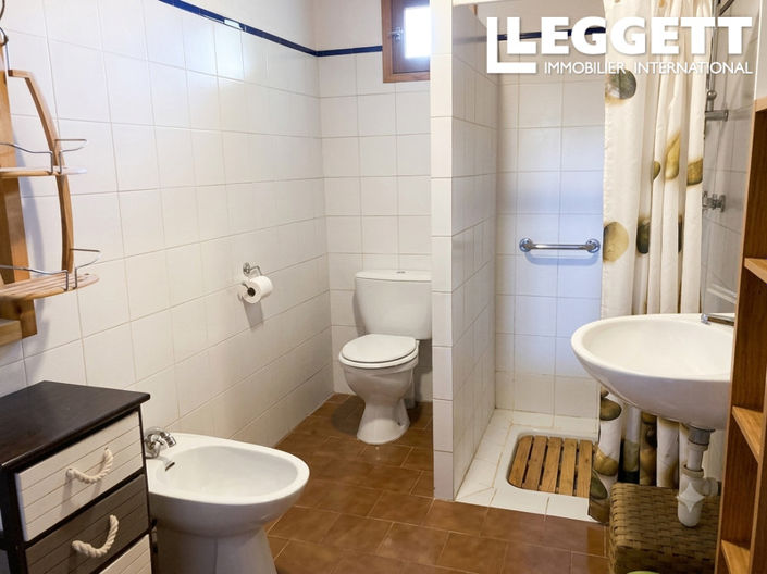 Image No.8-3 Bed House for sale