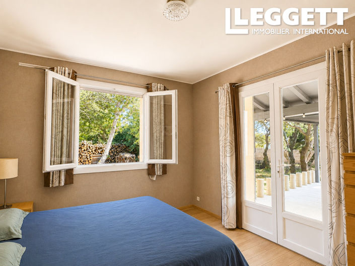 Image No.8-3 Bed House for sale