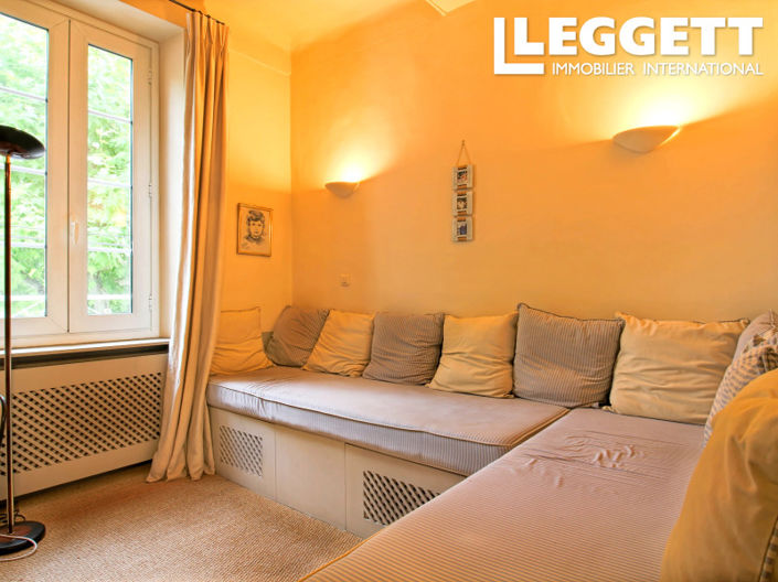 Image No.8-4 Bed House for sale