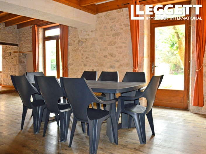 Image No.6-6 Bed House for sale