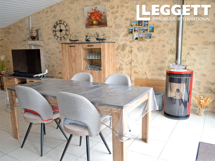 Image No.9-6 Bed House for sale