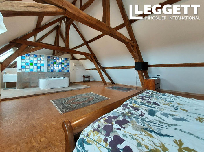 Image No.7-5 Bed House for sale