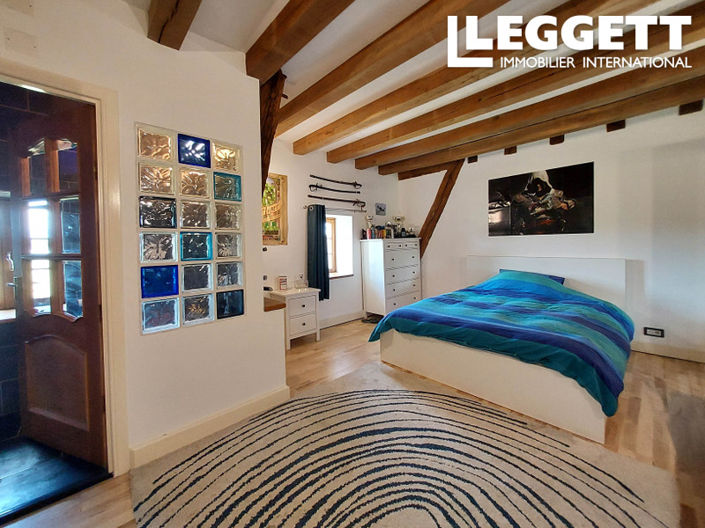 Image No.9-5 Bed House for sale