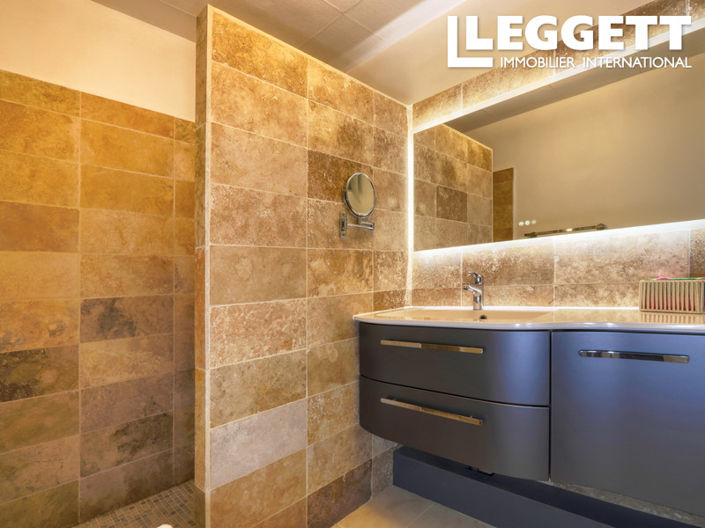 Image No.7-4 Bed House for sale
