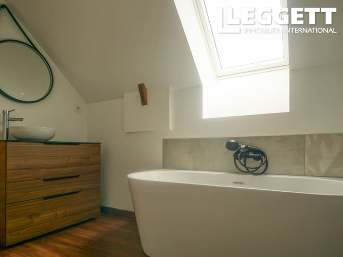 Image No.7-3 Bed House for sale