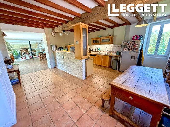Image No.2-4 Bed House for sale