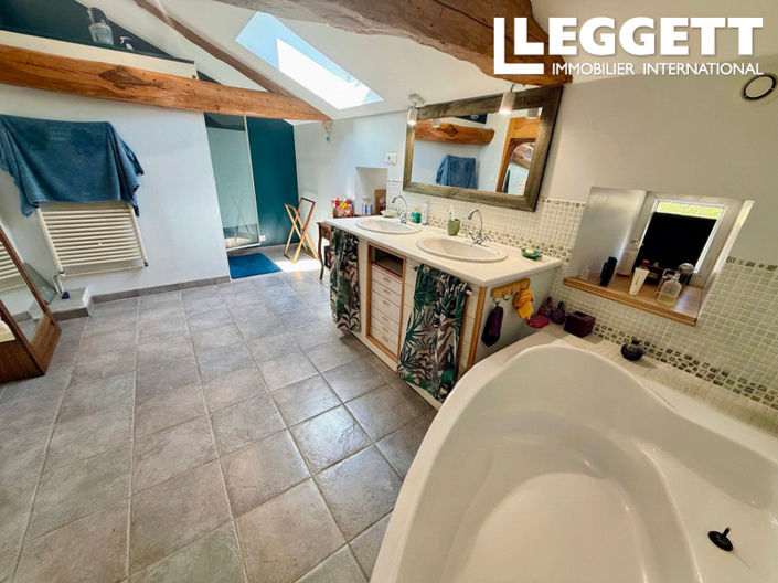 Image No.7-4 Bed House for sale