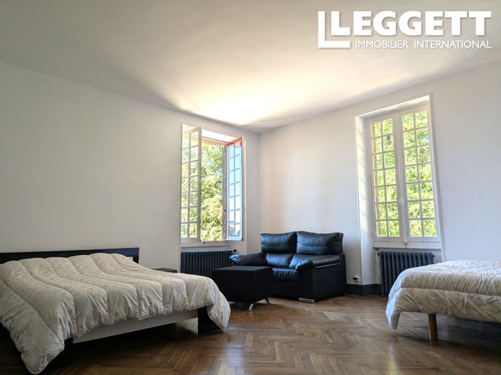 Image No.9-14 Bed Chateaux for sale