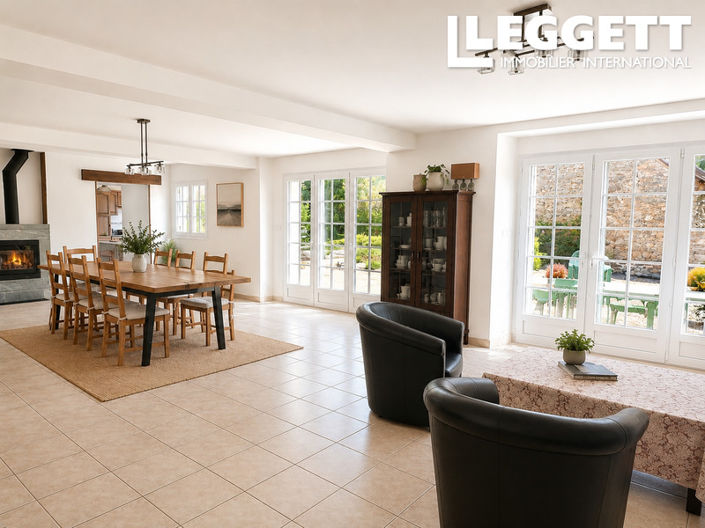 Image No.2-5 Bed House for sale