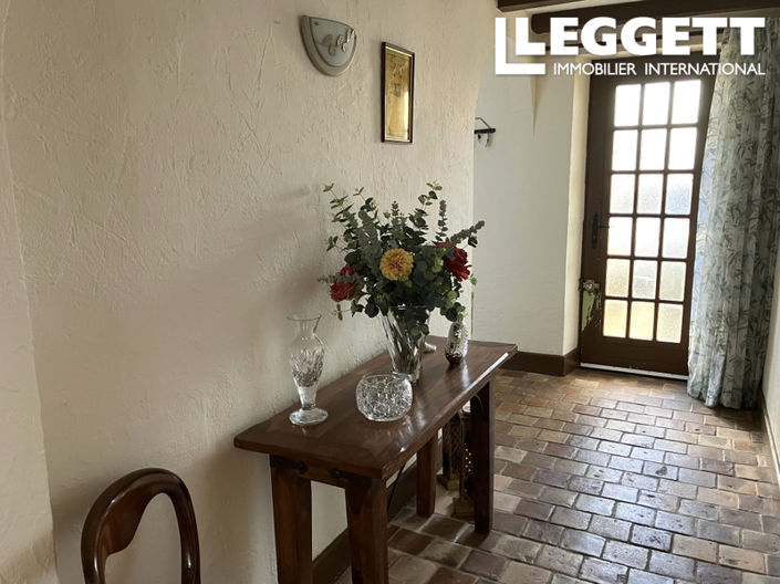 Image No.5-2 Bed House for sale