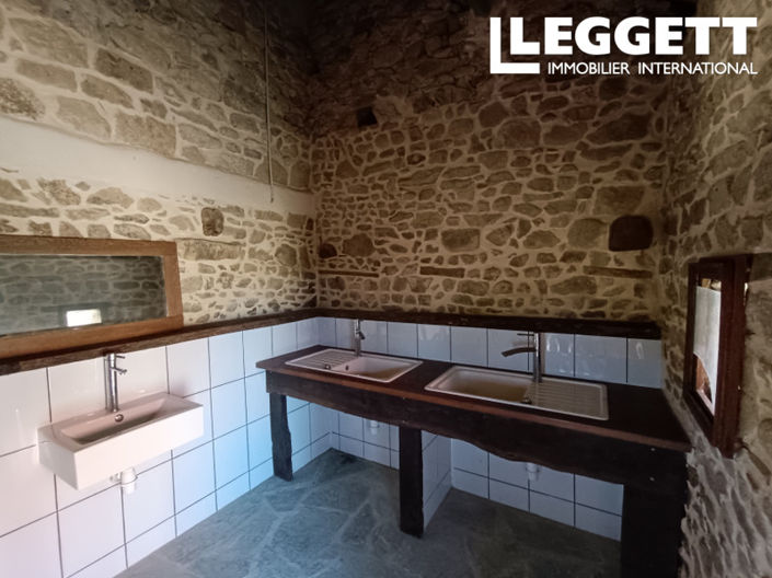 Image No.8-5 Bed House for sale