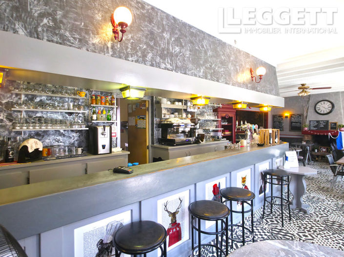 Image No.2-6 Bed House for sale