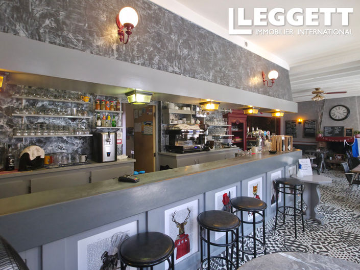 Image No.6-6 Bed House for sale