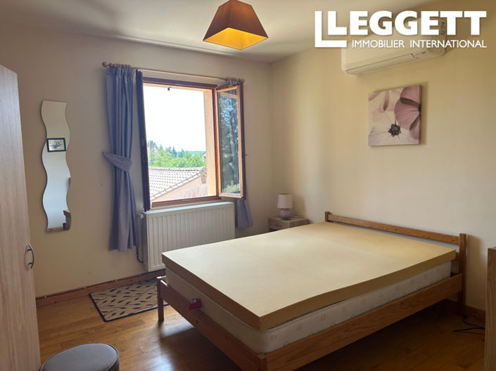 Image No.9-3 Bed House for sale