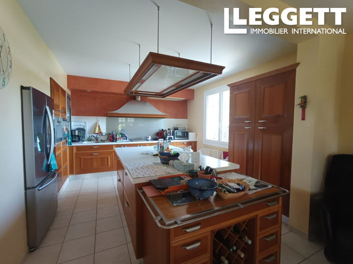 Image No.5-4 Bed House for sale