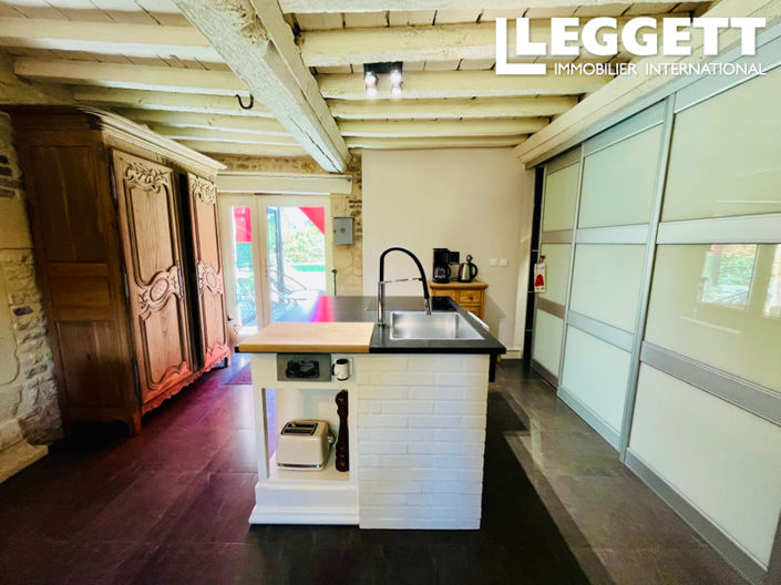 Image No.5-2 Bed House for sale