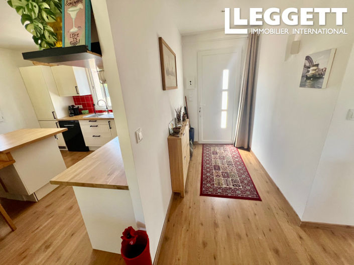 Image No.5-2 Bed House for sale