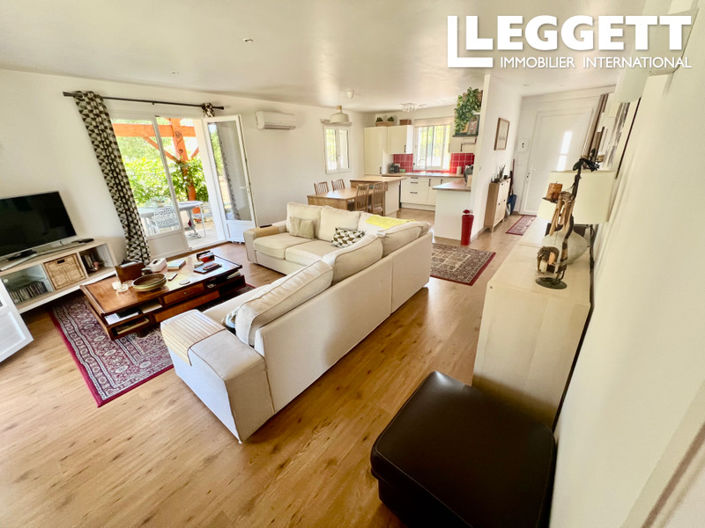 Image No.8-2 Bed House for sale