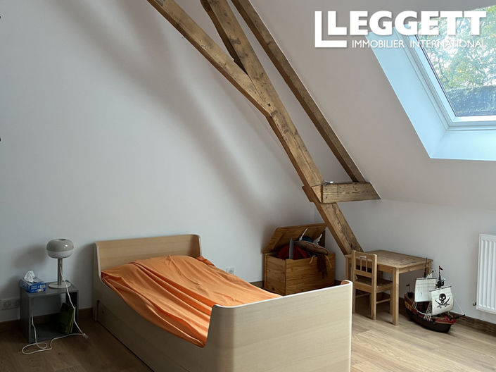 Image No.7-7 Bed House for sale