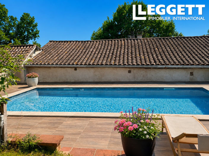 Image No.2-4 Bed House for sale