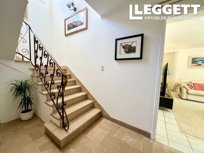 Image No.8-5 Bed House for sale