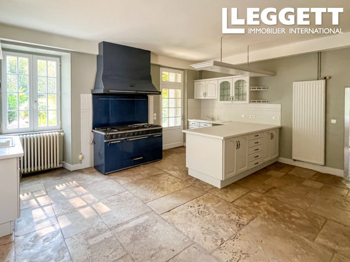 Image No.4-8 Bed House for sale