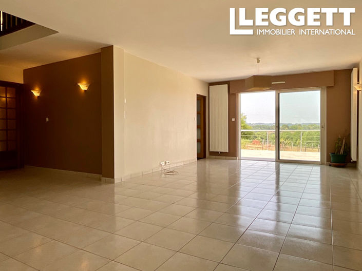 Image No.6-5 Bed House for sale