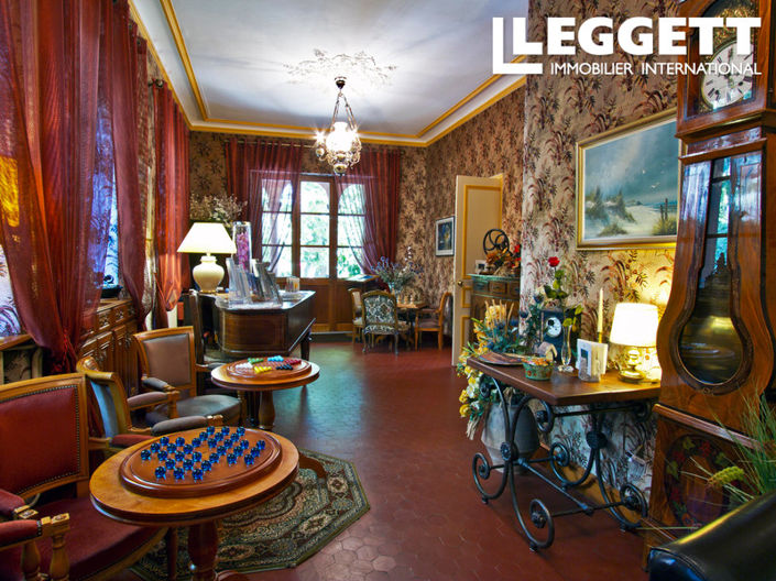 Image No.3-Châteaux de 9 chambres à vendre à Saint-Alban-sur-Limagnole