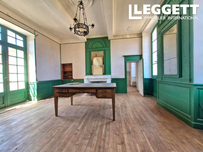 Image No.5-8 Bed Chateaux for sale