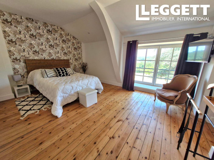 Image No.7-8 Bed Chateaux for sale