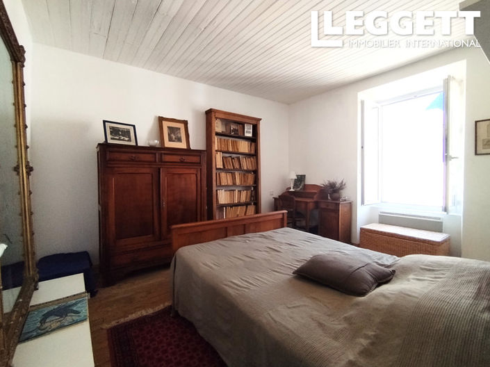 Image No.9-4 Bed House for sale
