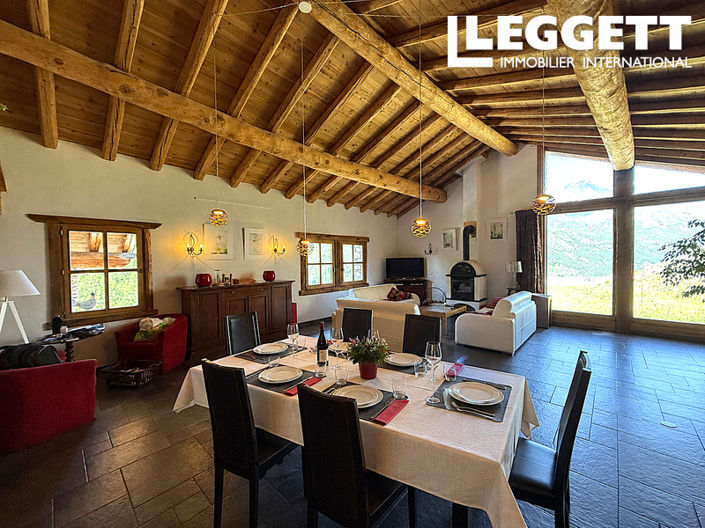 Image No.3-5 Bed House for sale