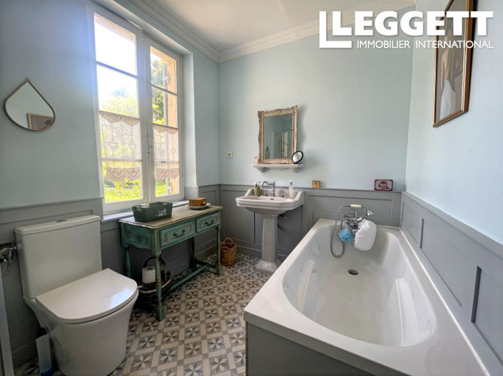 Image No.6-3 Bed House for sale