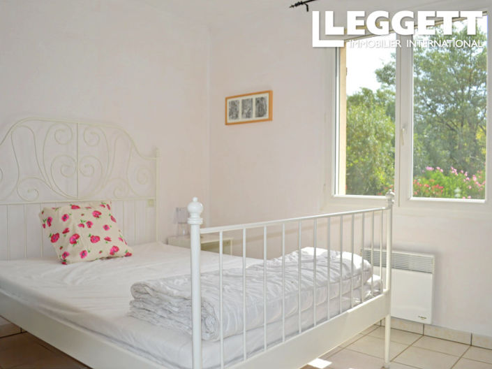Image No.10-4 Bed House for sale