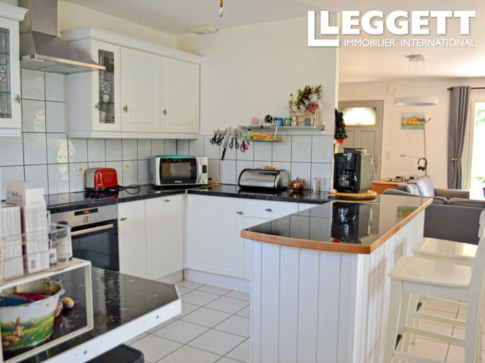 Image No.7-4 Bed House for sale