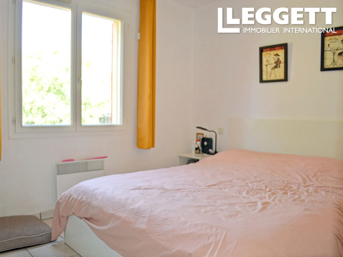 Image No.8-4 Bed House for sale