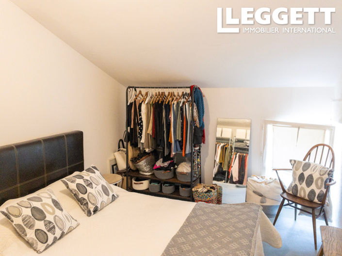 Image No.5-2 Bed House for sale