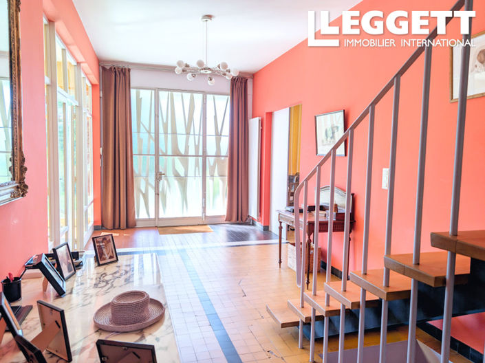 Image No.2-6 Bed House for sale