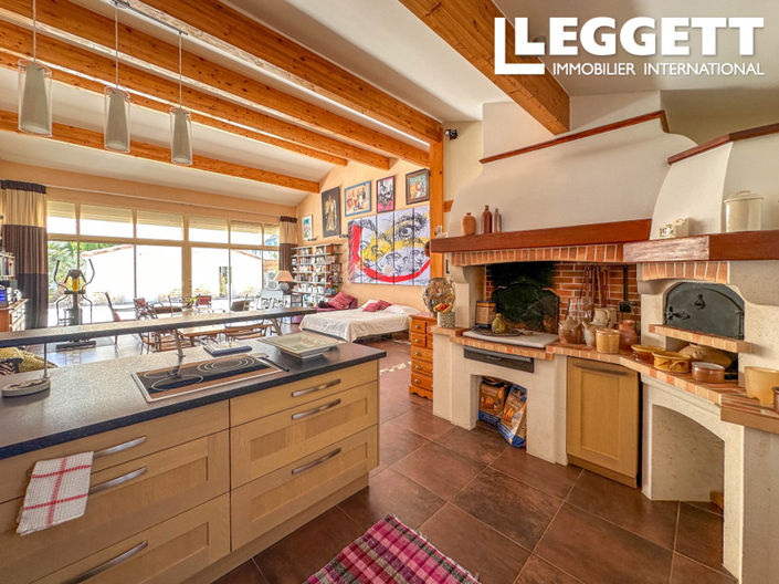 Image No.6-4 Bed House for sale