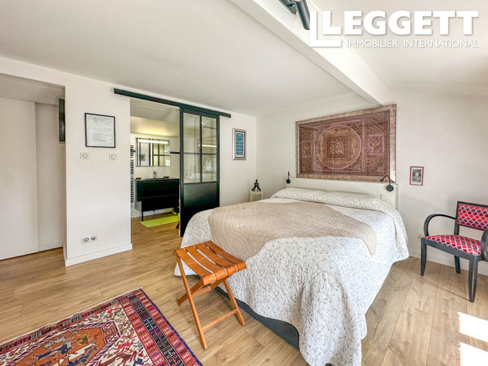 Image No.8-4 Bed House for sale