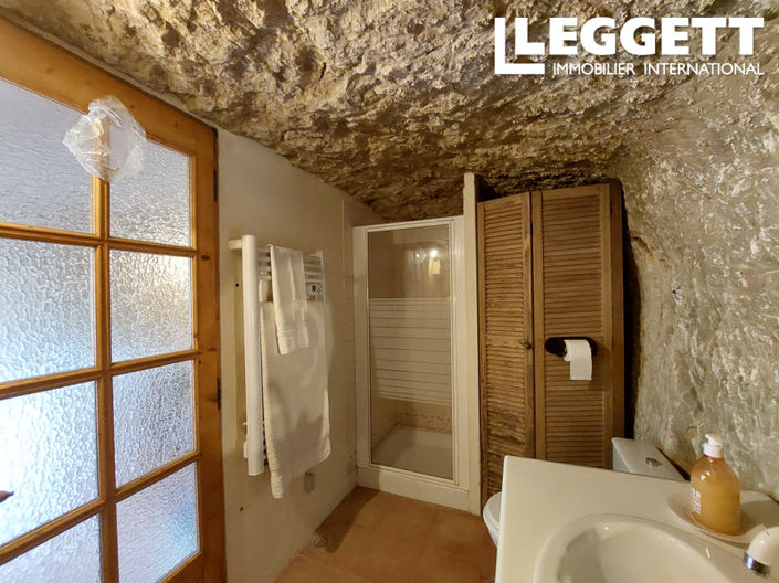 Image No.10-3 Bed House for sale