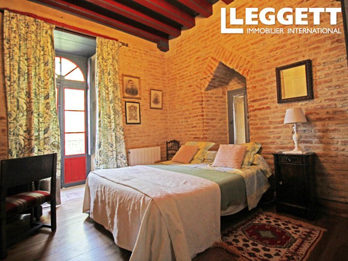 Image No.8-6 Bed Chateaux for sale