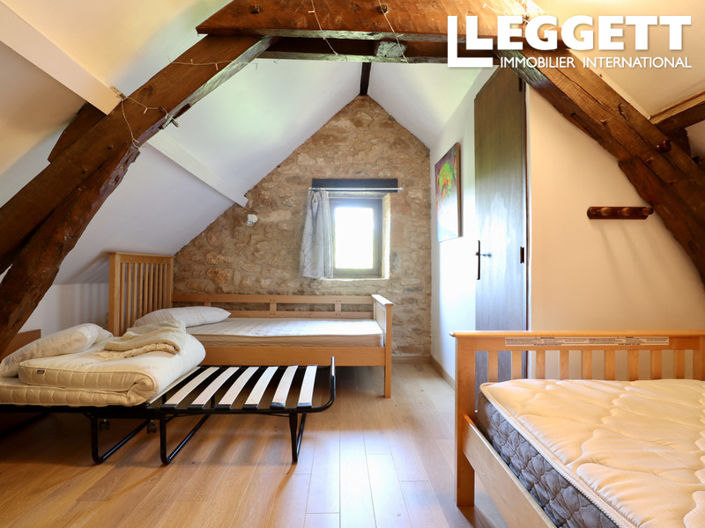 Image No.10-3 Bed House for sale